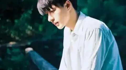 威尔逊以10-9战胜特鲁姆普，荣获2025年斯诺克冠军